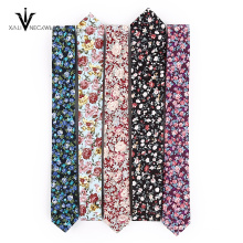 Coton avec une cravate de conception personnalisée belle fleur